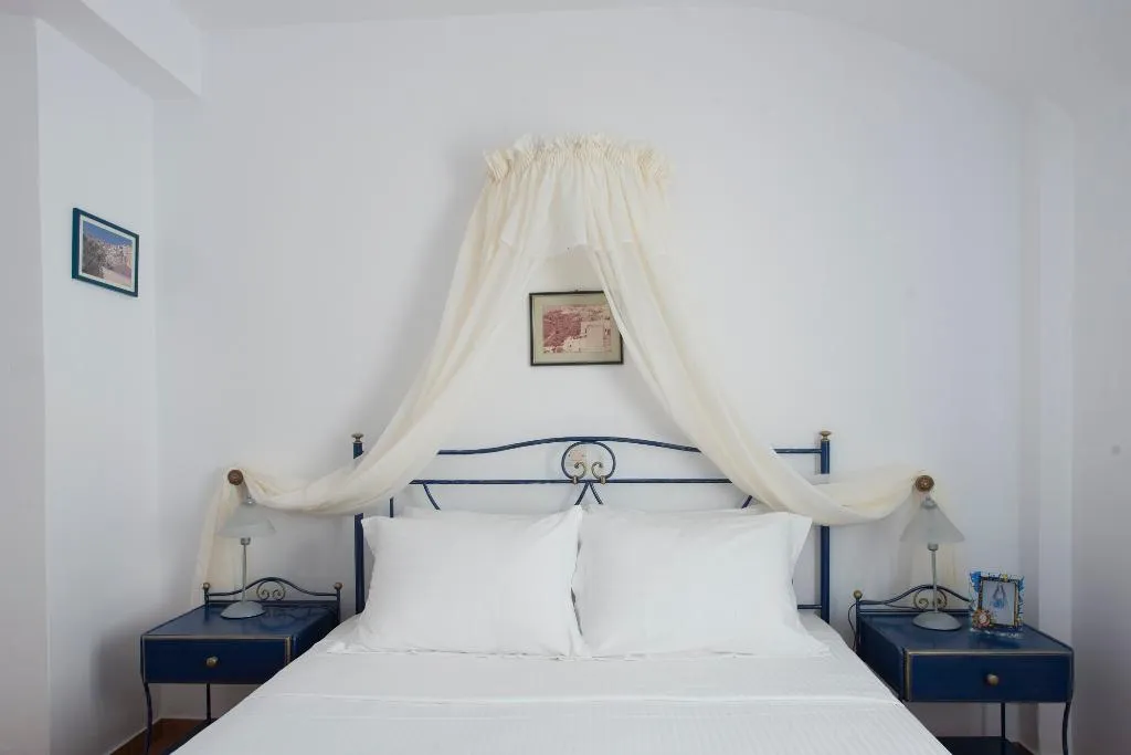 Room, Kastro Suites, Santorini