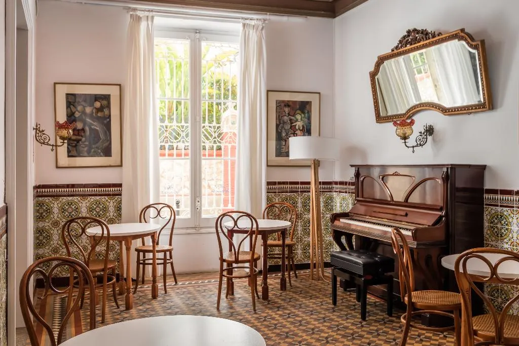Lobby, Medium Romantic, Costa Brava