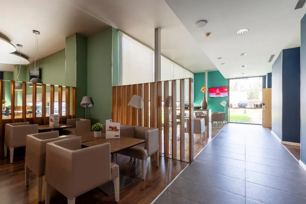 Restaurant, Travelodge Malaga Aeropuerto, Costa Del Sol