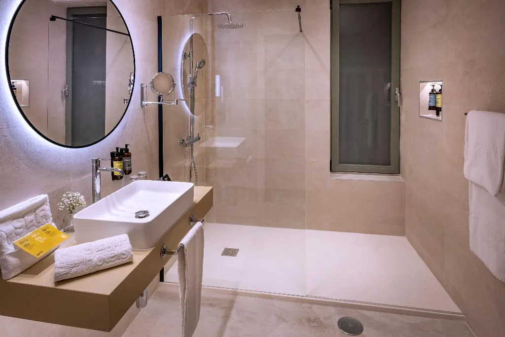 Double or Twin WITH BALCONY WITH VIEWS Room, Serhs Rivoli Rambla, Barcelona