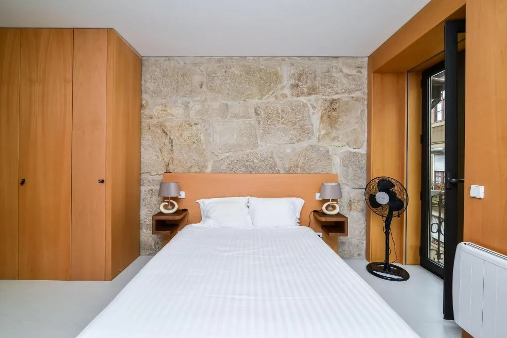 Room, Reis De Gaia, Porto