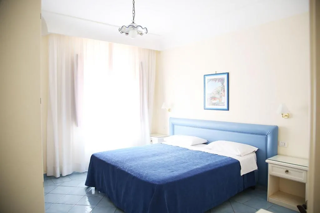 Room, A Casa dei Nonni, Naples