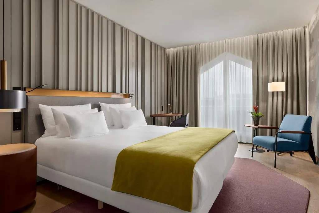 DOUBLE PREMIUM Room, NH Collection Amsterdam Flower Market, Amsterdam