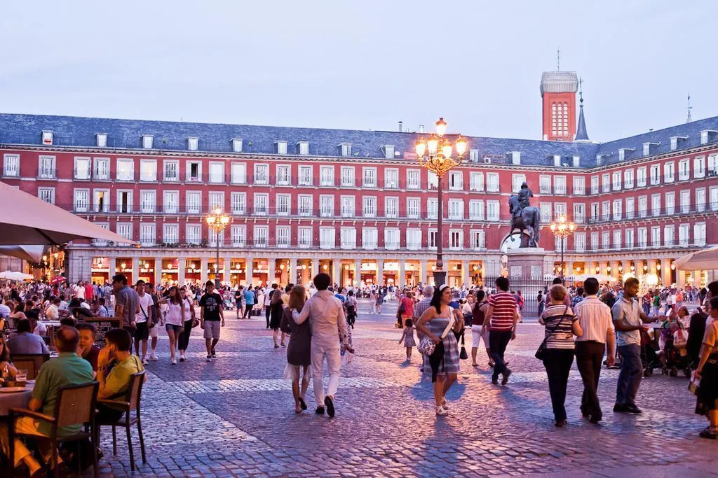 General view, La Casa De La Plaza, Madrid