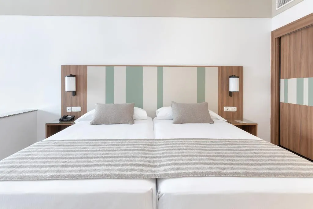 Double or Twin GRAND Room, Hotel Riu Paraiso Lanzarote - All Inclusive, Lanzarote