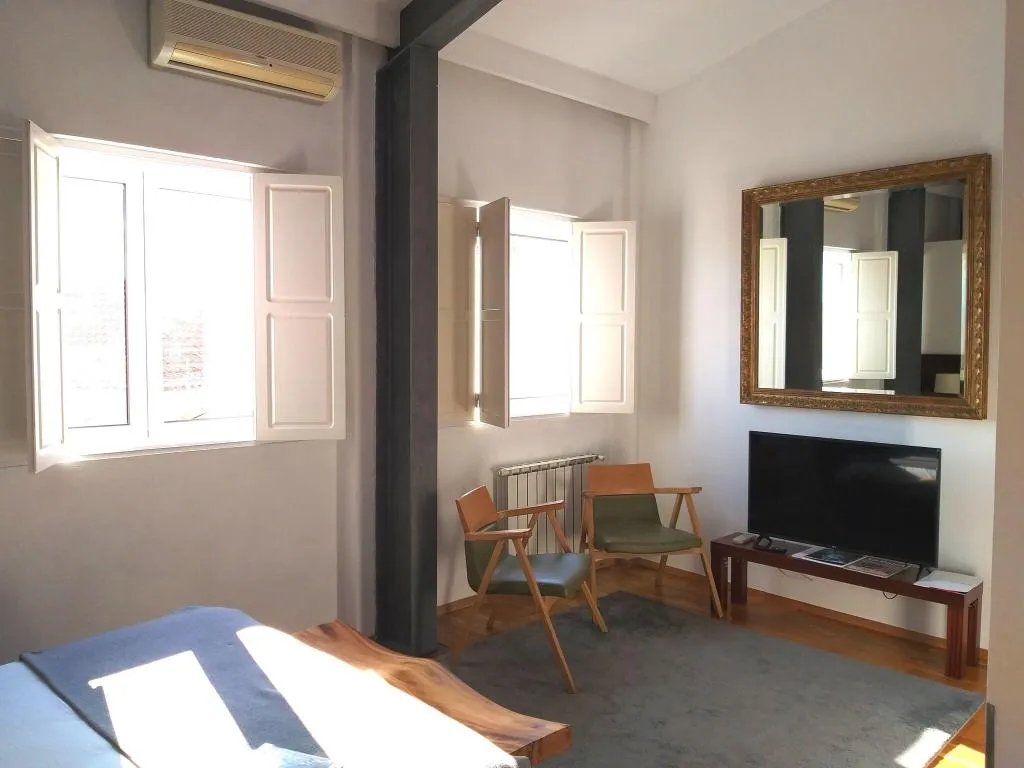 Room, Solar Dos Mouros, Lisbon