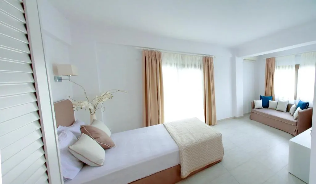 JUNIOR SUITE POOL VIEW Room, Stavros Beach Hotel Resort, Thessaloniki