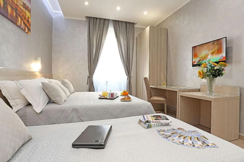 Room, Adorasuite 2, Naples