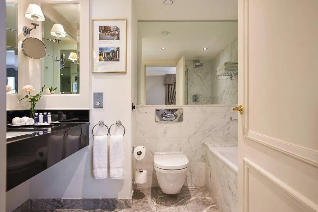 Room, The Shelbourne, Autograph Collection, Dublin