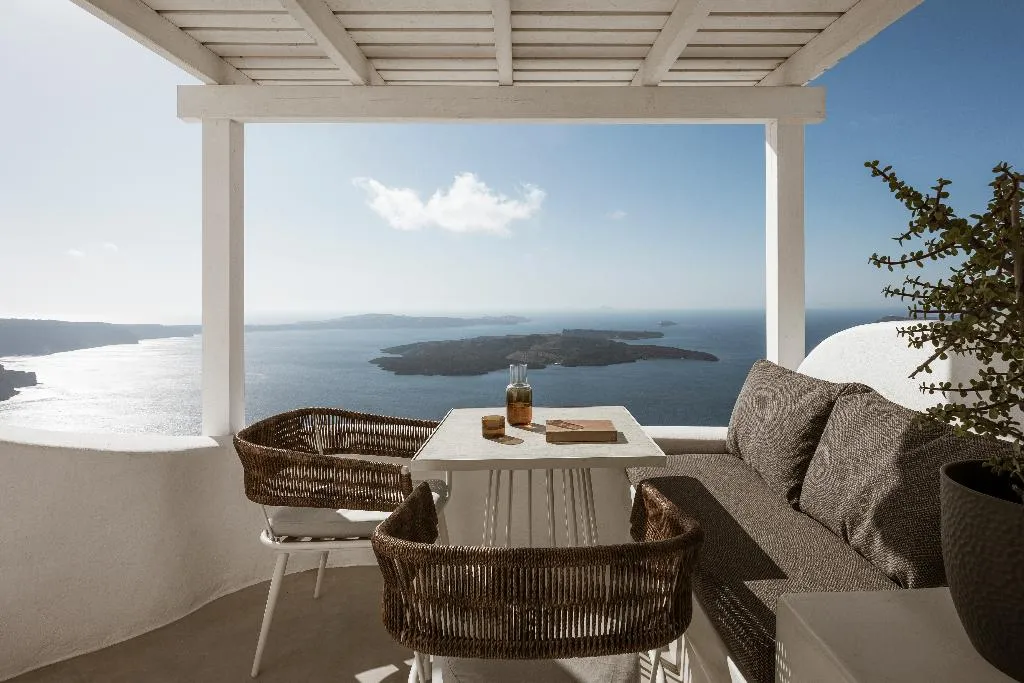 JUNIOR SUITE STANDARD Room, Aqua Luxury Suites, Santorini