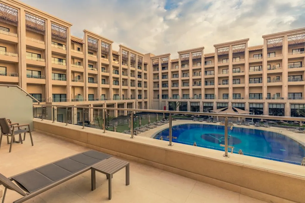 DOUBLE DELUXE POOL VIEW Room, Triumph Luxury Hotel, Cairo