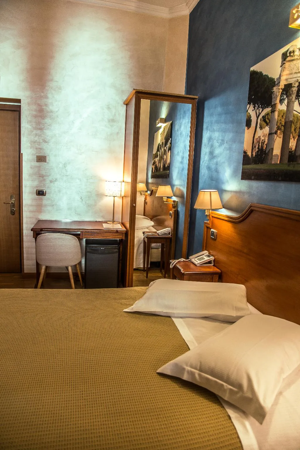 DOUBLE STANDARD Room, Kent, Rome