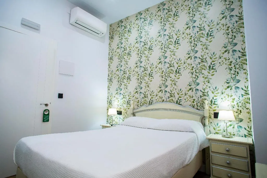 DOUBLE DELUXE Room, Hostal San Francisco, Seville