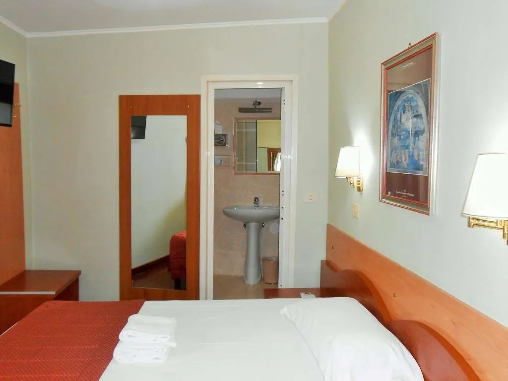 Room, Hotel Riviera Fiumicino, Rome