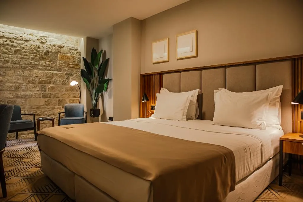 Double or Twin DELUXE WITH TERRACE Room, Armerun Heritage Hotel & Residences, Split