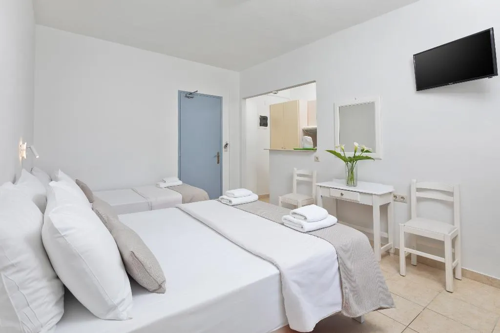 Room, Bella Vista Beach Hotel & Studios, Corfu