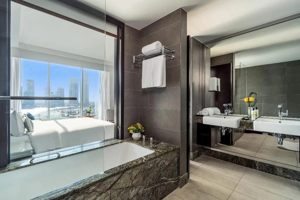 SUITE PREMIER Room, Pullman Dubai Downtown, Dubai