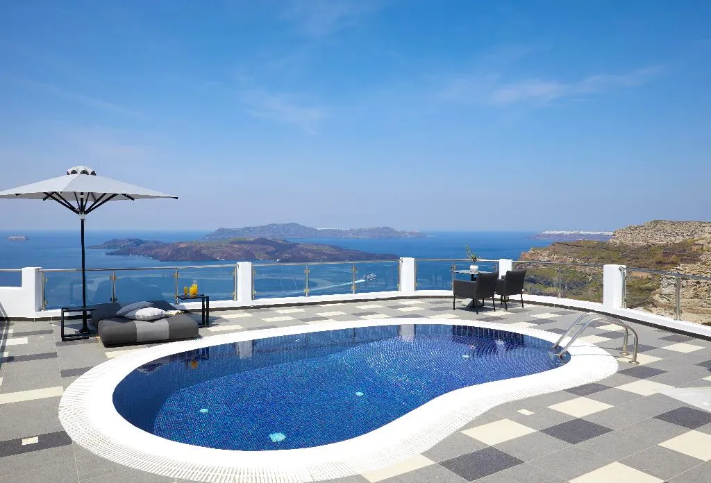 Double or Twin SEA VIEW WITH PRIVATE POOL Room, Petit Palace, Santorini