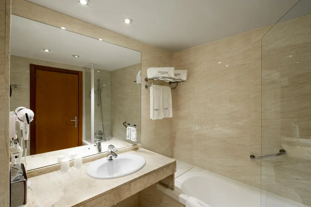 DOUBLE SINGLE USE SUPERIOR Room, Sercotel Cornella Barcelona, Barcelona