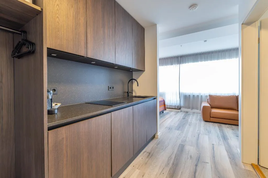 STUDIO DELUXE Room, Hlemmur Suites, Reykjavik