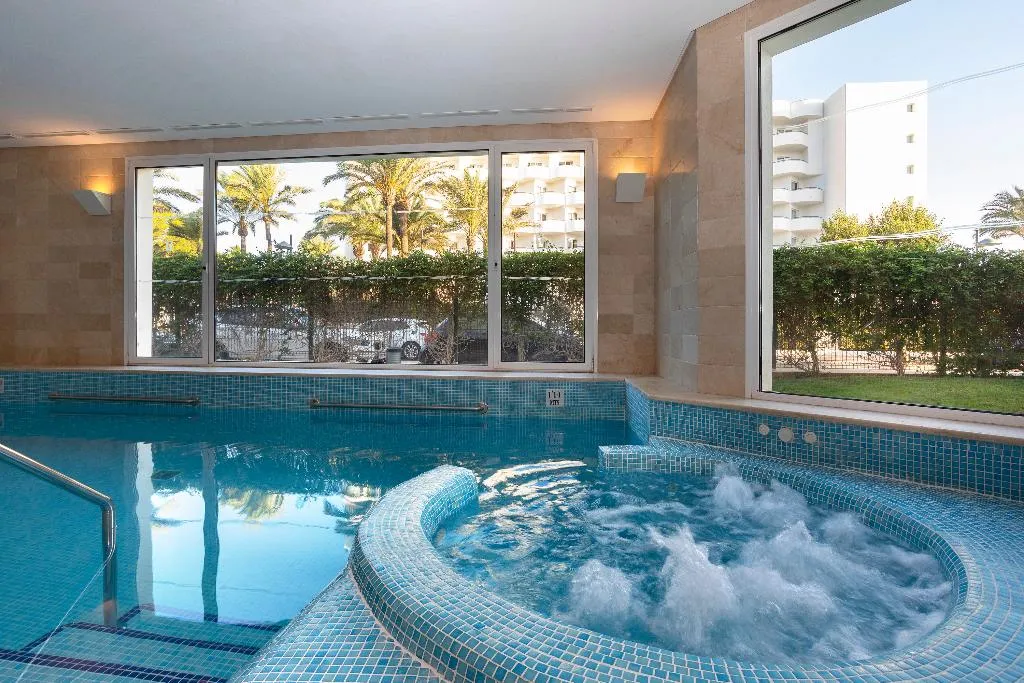 Sports and Entertainment, Hipotels Dunas Cala Millor, Majorca