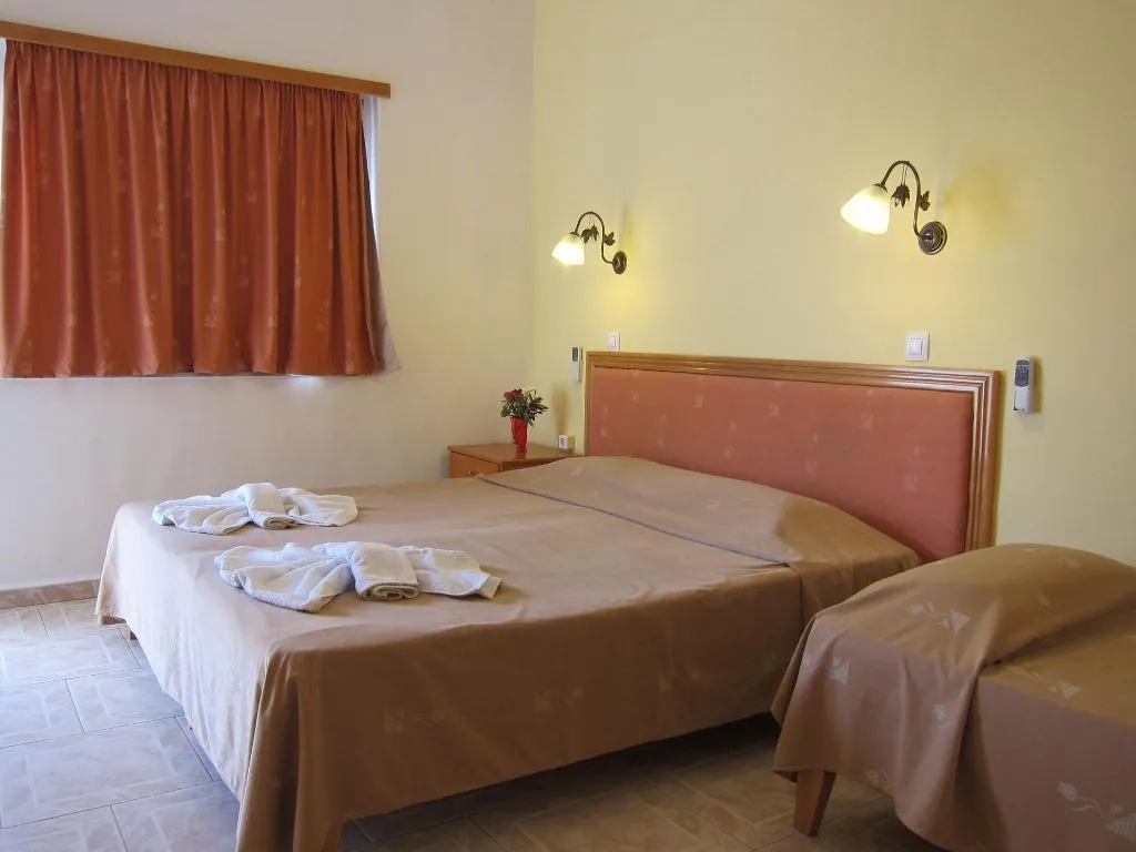 Room, Baladinos Apartments, Crete