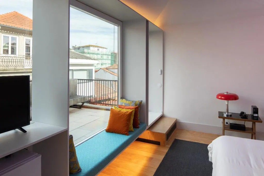 DOUBLE SUPERIOR WITH BALCONY Room, Almadina Smart Luxury, Porto