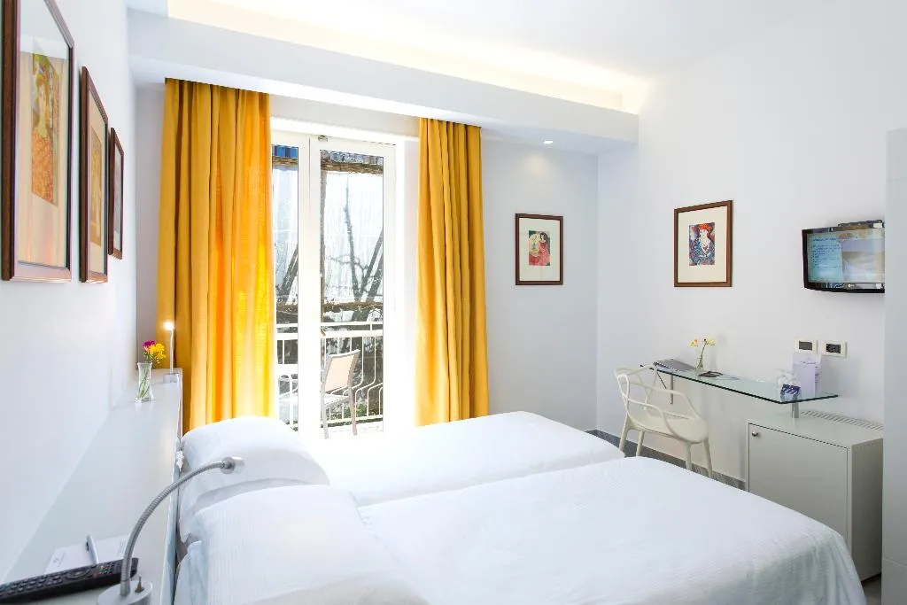 Double or Twin STANDARD Room, Art Hotel Gran Paradiso, Naples
