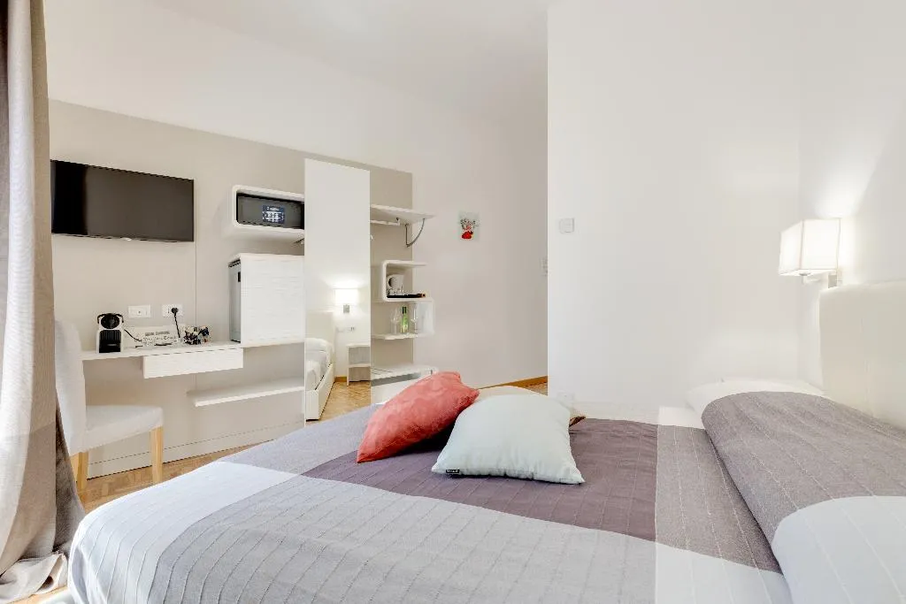 DOUBLE WITH BALCONY Room, Dolce Luxury Rooms, Rome