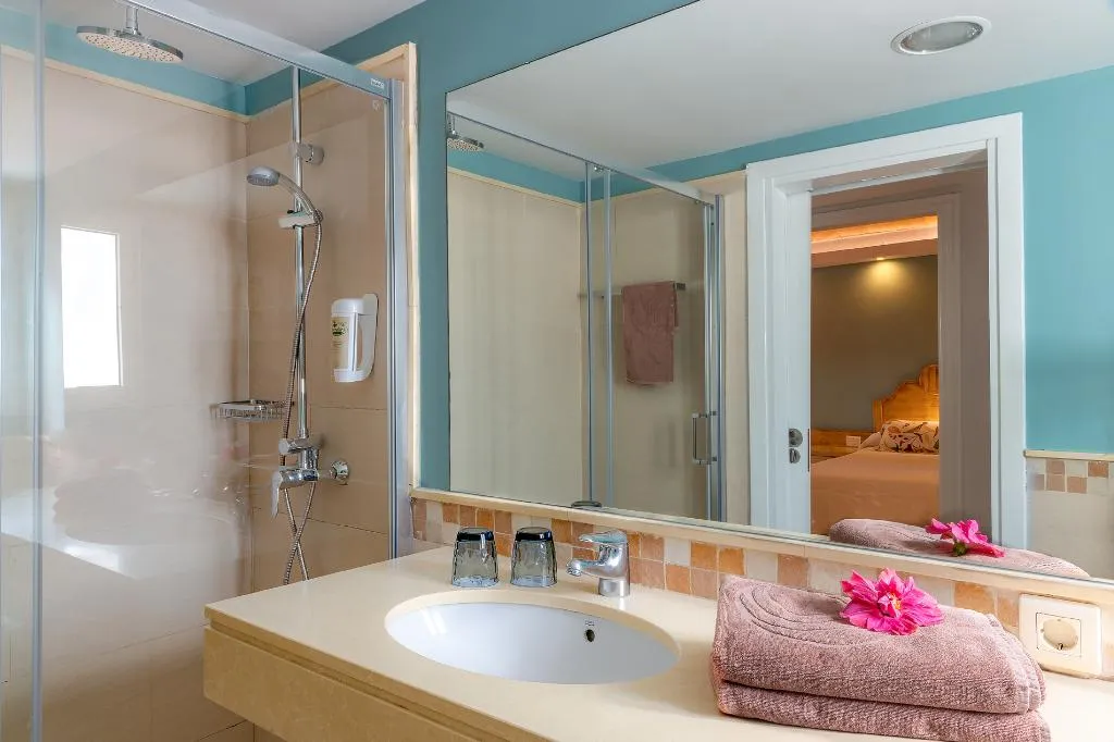 BUNGALOW SUPERIOR CAPACITY 3 Room, Bungalows Cordial Biarritz, Gran Canaria