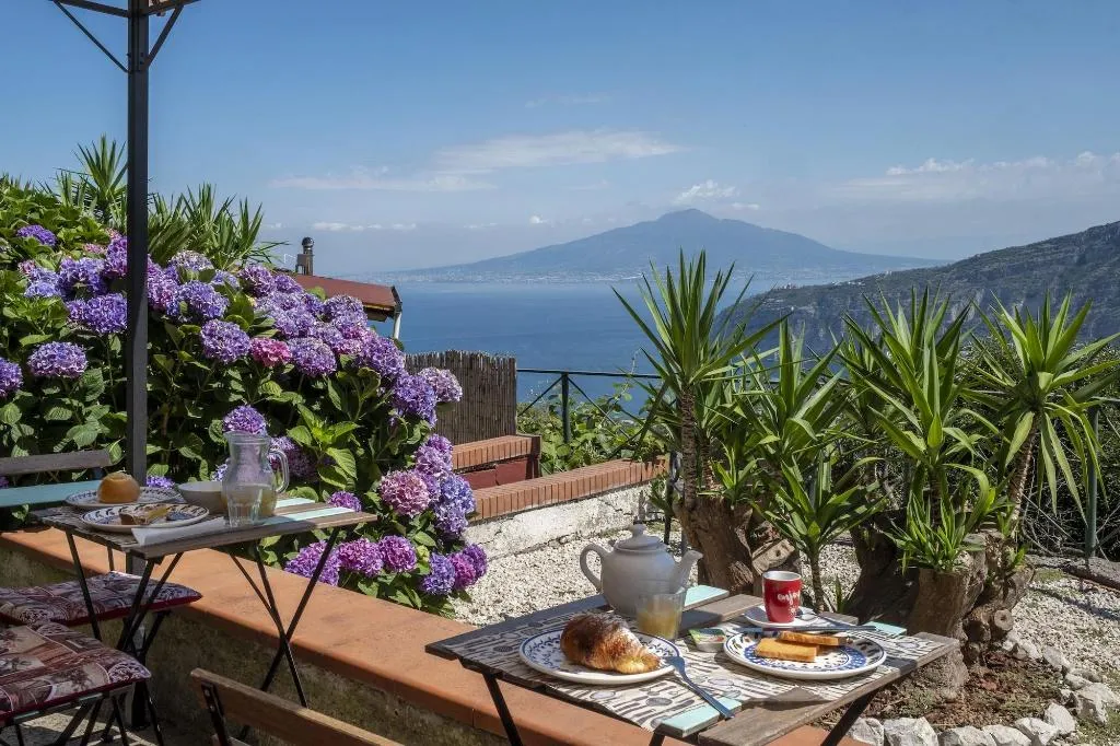 General view, Bed & Breakfast Villa Monica, Naples