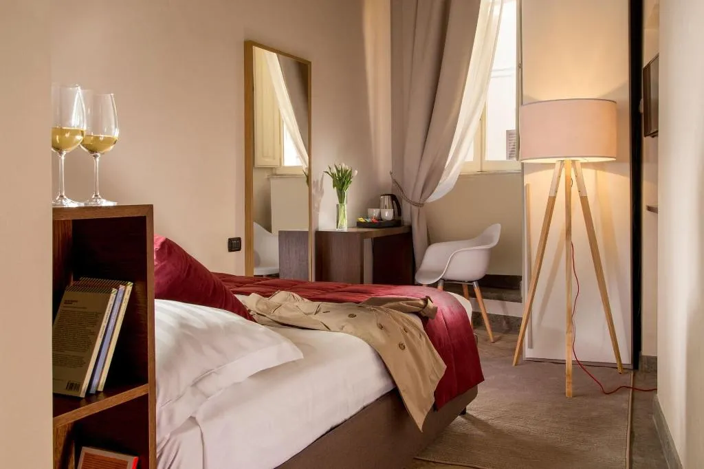 Room, Palazzo Medusa, Rome