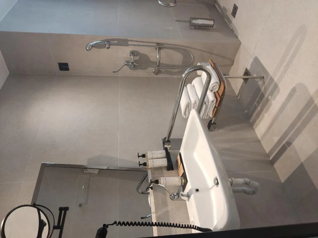 TWIN Accessible Room, The Port Square Hotel, Athens
