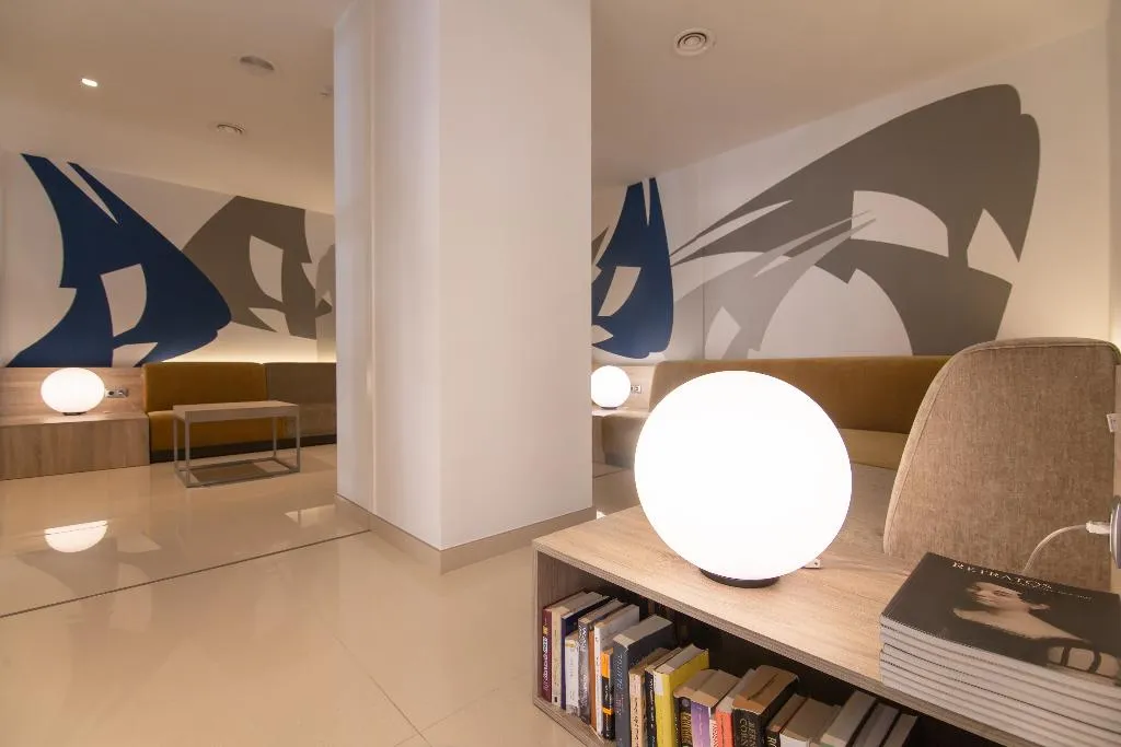 Lobby, Monte Puertatierra, Costa De La Luz