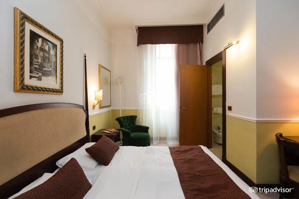 DOUBLE SUPERIOR Room, Nizza, Rome