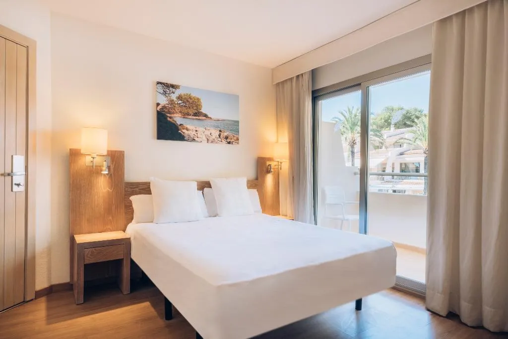 Room, Iberostar Waves Pinos Park, Majorca