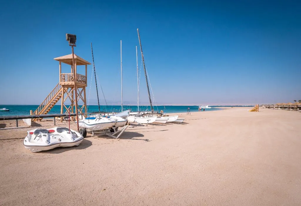 Beach, The Cascades Golf Resort Spa and Thalasso, Red Sea Riviera