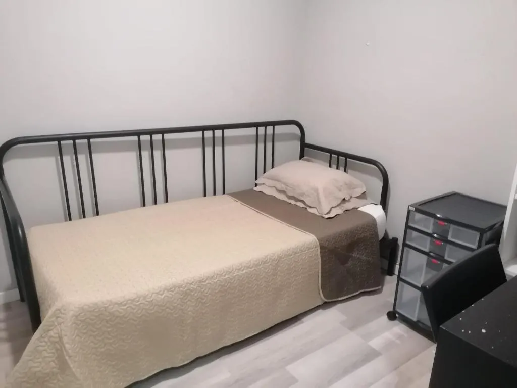 SINGLE WITH SHARED BATHROOM Room, Hostel Seven Hills, Lisbon