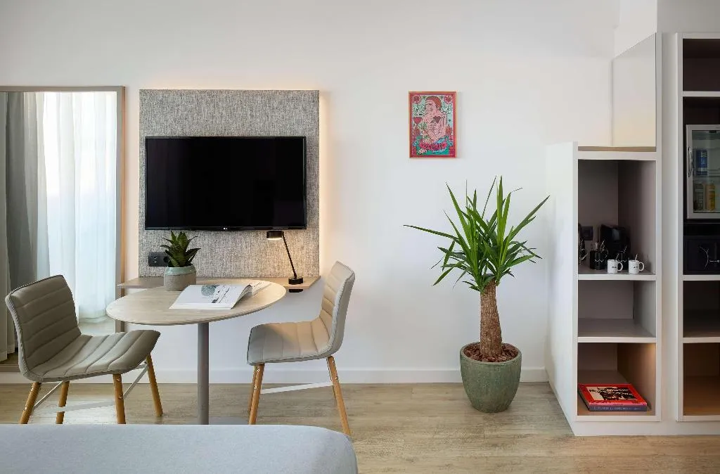 STUDIO WITH BALCONY Room, INNSiDE by Meliá Barcelona Apolo, Barcelona