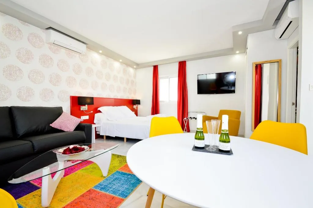 Room, The Zentral Arenal Suites, Seville