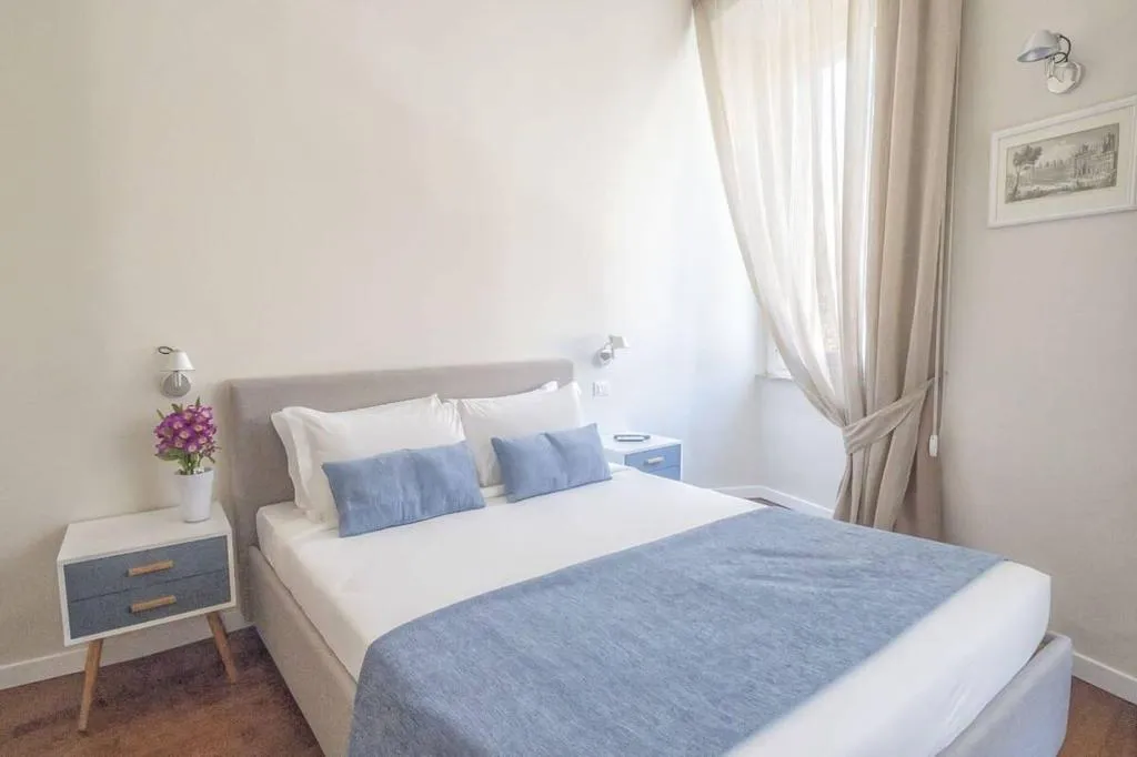 Room, Little Queen Relais, Rome