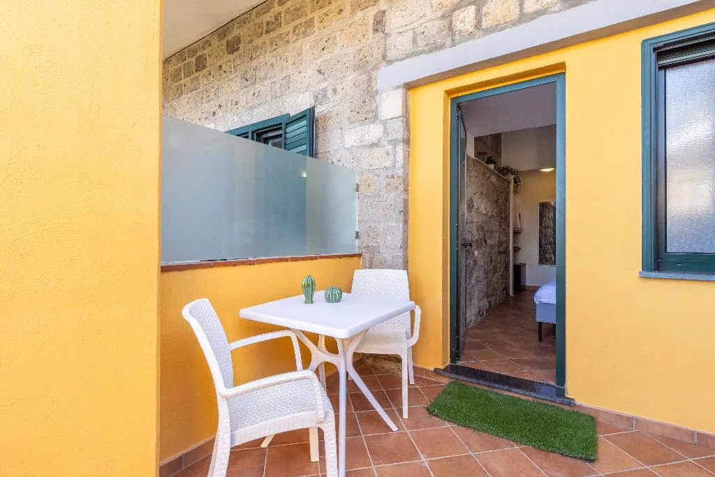 DOUBLE BASIC Room, Casale Antonietta, Naples