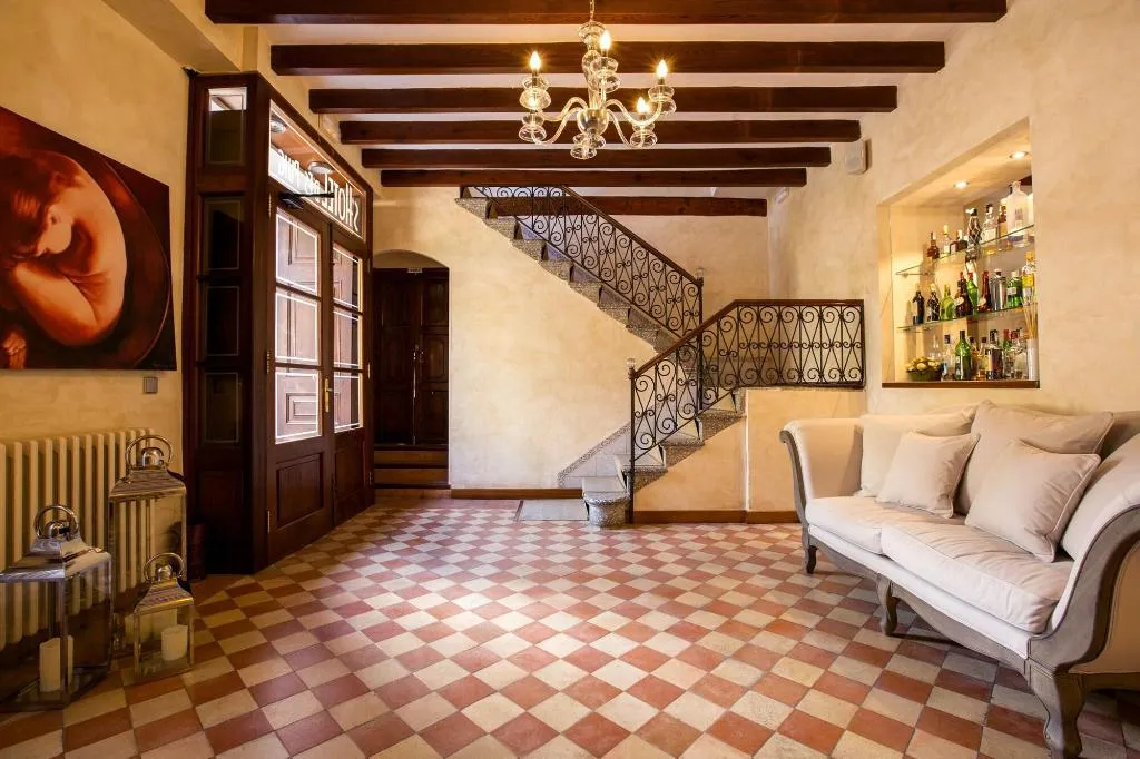 Lobby, D'Es Puig, Majorca