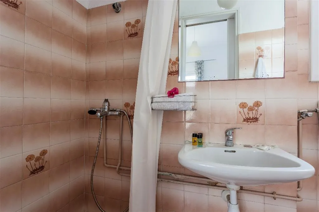 Double or Twin STANDARD Room, Argo, Skiathos