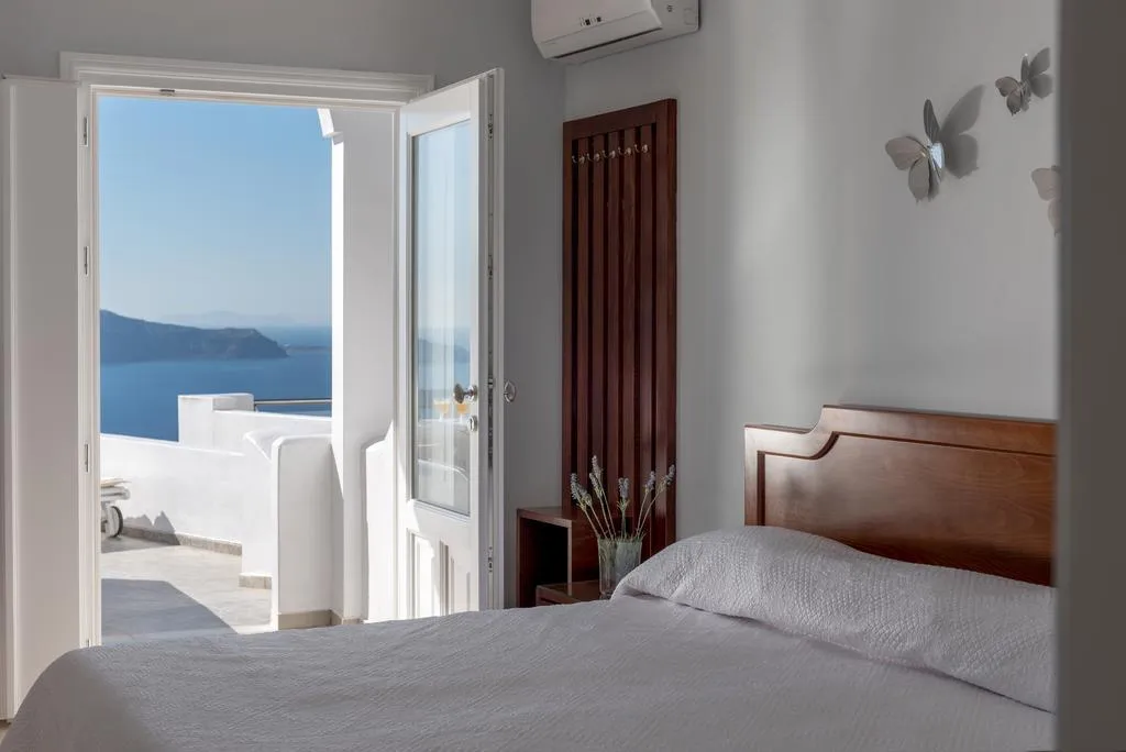 TRIPLE STANDARD Room, Villa Renos, Santorini