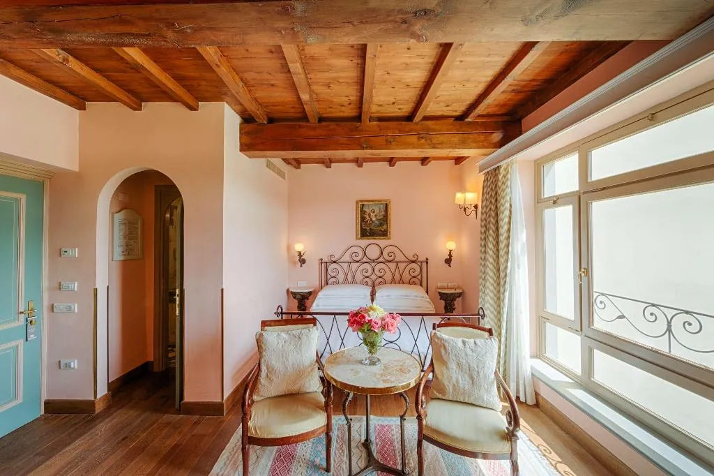 DOUBLE SUPERIOR RIVER VIEW Room, Hotel Mulino di Firenze, WorldHotels Crafted, Florence