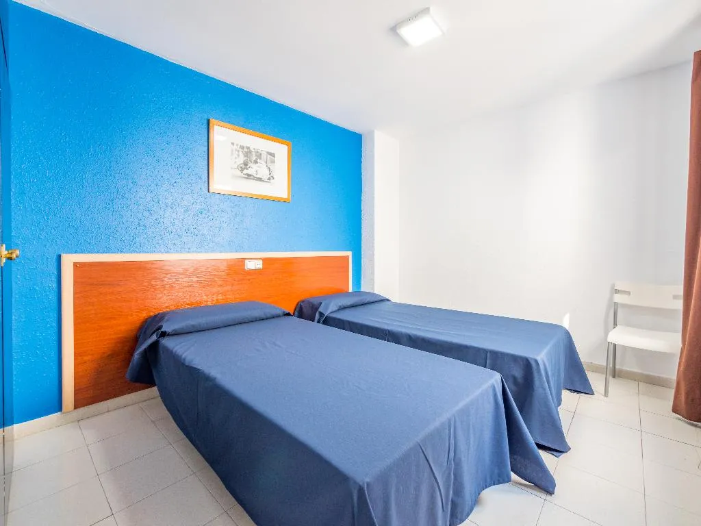 APARTMENT CAPACITY 5 ONE BEDROOM Room, Apartaments AR Monjardi, Costa Brava