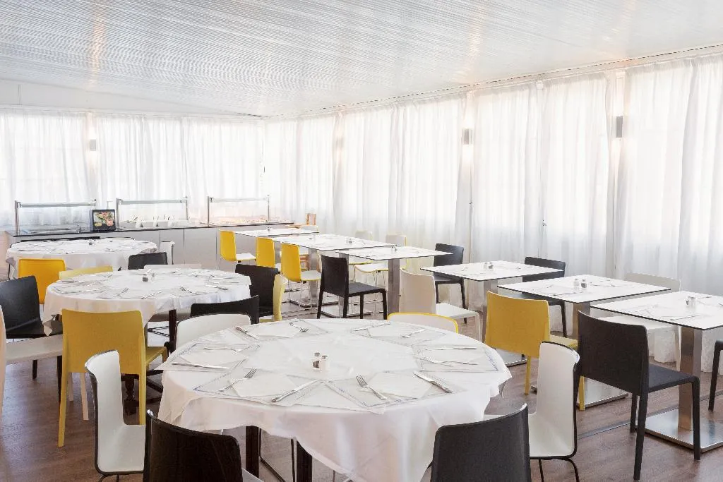Restaurant, Hotel Globales Los Delfines, Menorca