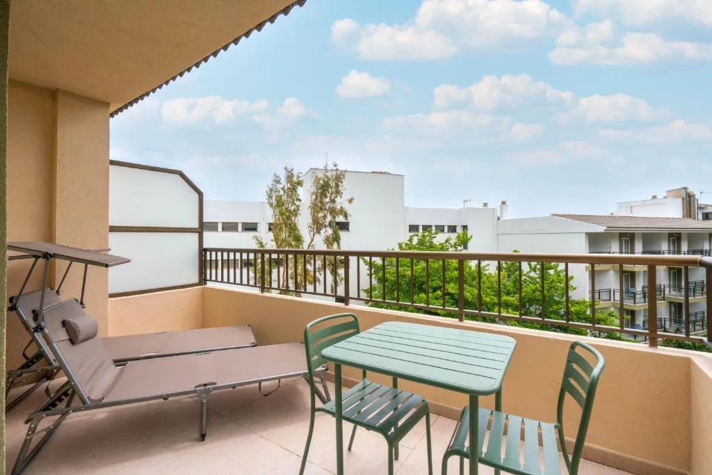 Double or Twin SUPERIOR CAPACITY 2 Room, Guya Wave, Majorca