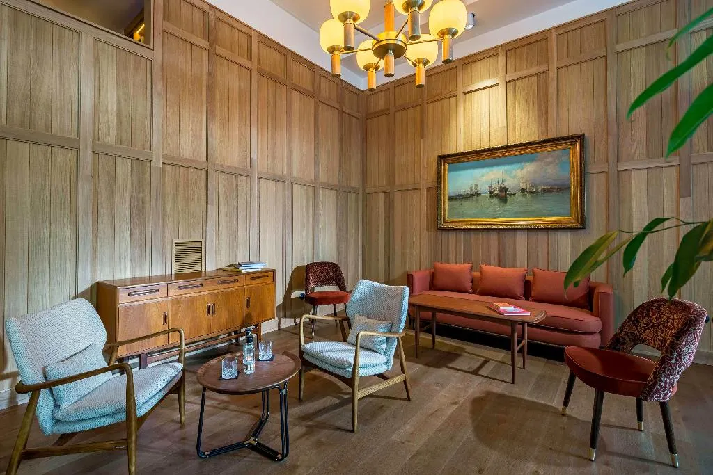 Lobby, NH Collection Madrid Suecia, Madrid